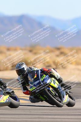 media/Jan-10-2025-CVMA Friday Practice (Fri) [[489e0da257]]/Group 4 and Trackday/Session 4 (Turn 16)/